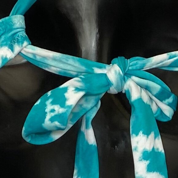 2 Piece Blue Green Graphic Design Bikini - Picture 6 of 12